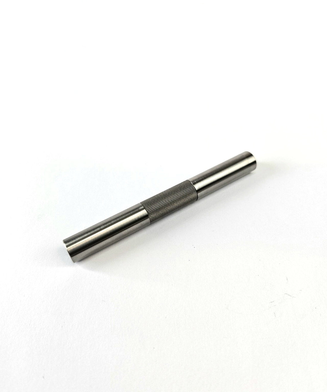 TERN Titanium: Titanyumla Yeniden Yorumlanan Cep Tipi Dolmakalem