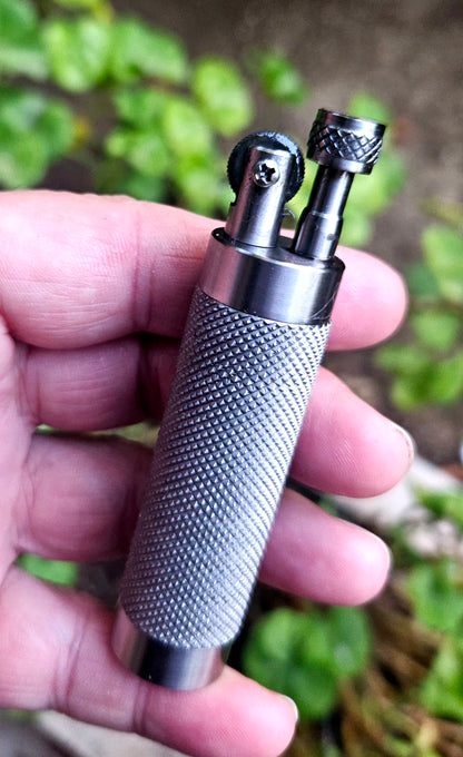 Glint Titanium