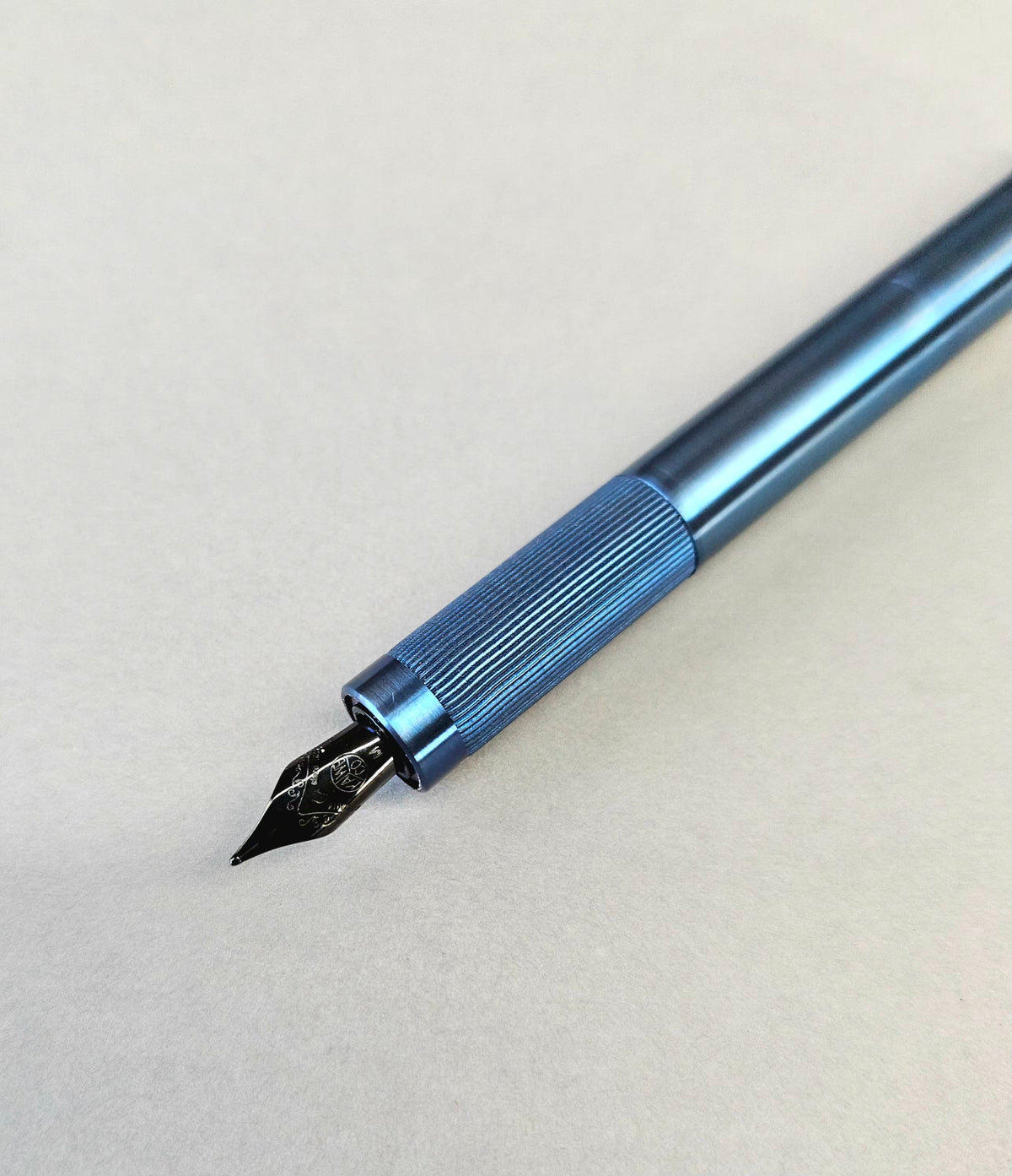 TERN Anodize Titanyum — Cep Tipi Dolma Kalem