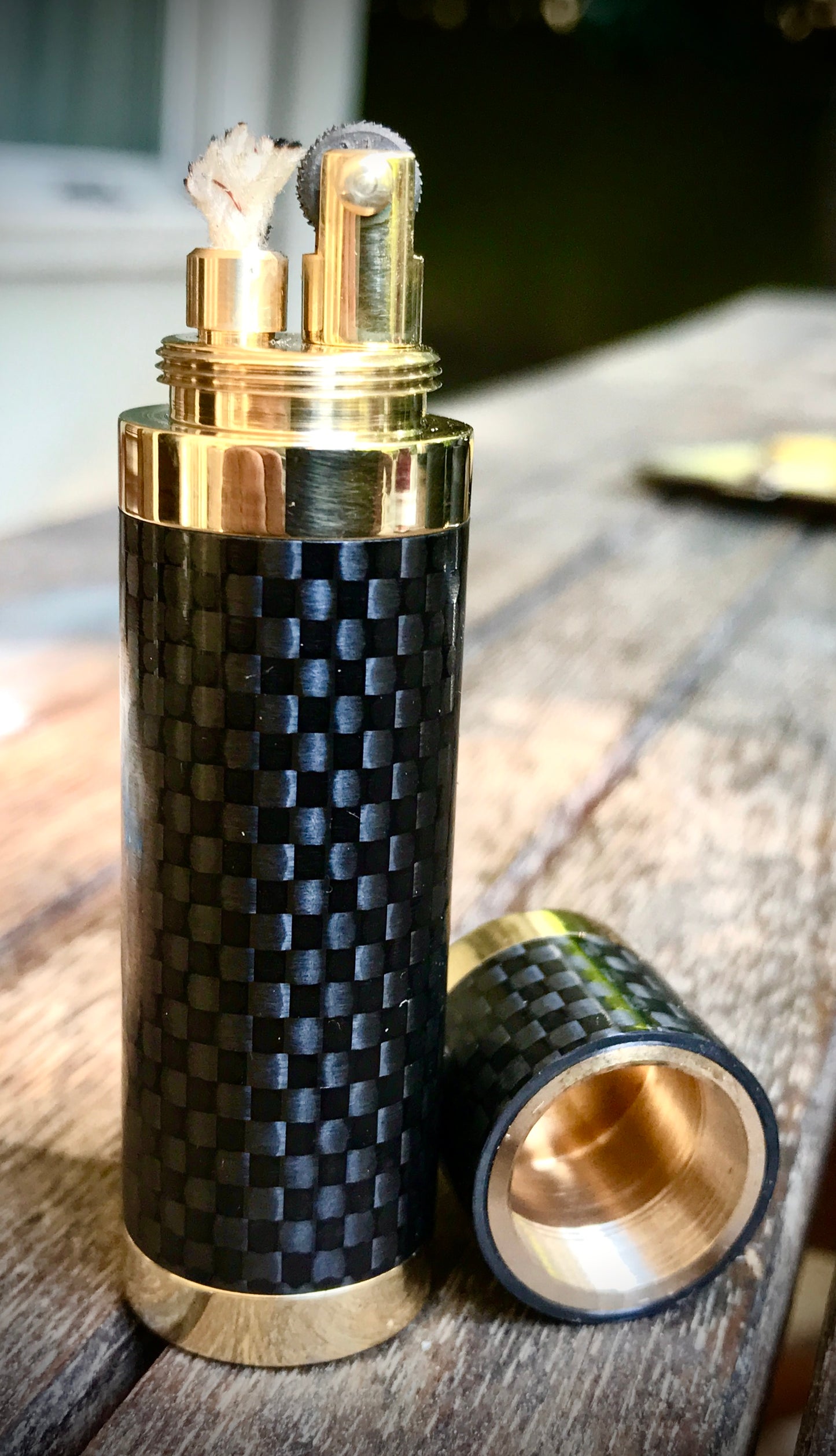 FEROX M – Karbon Fiber ve Pirinç Benzinli Çakmak