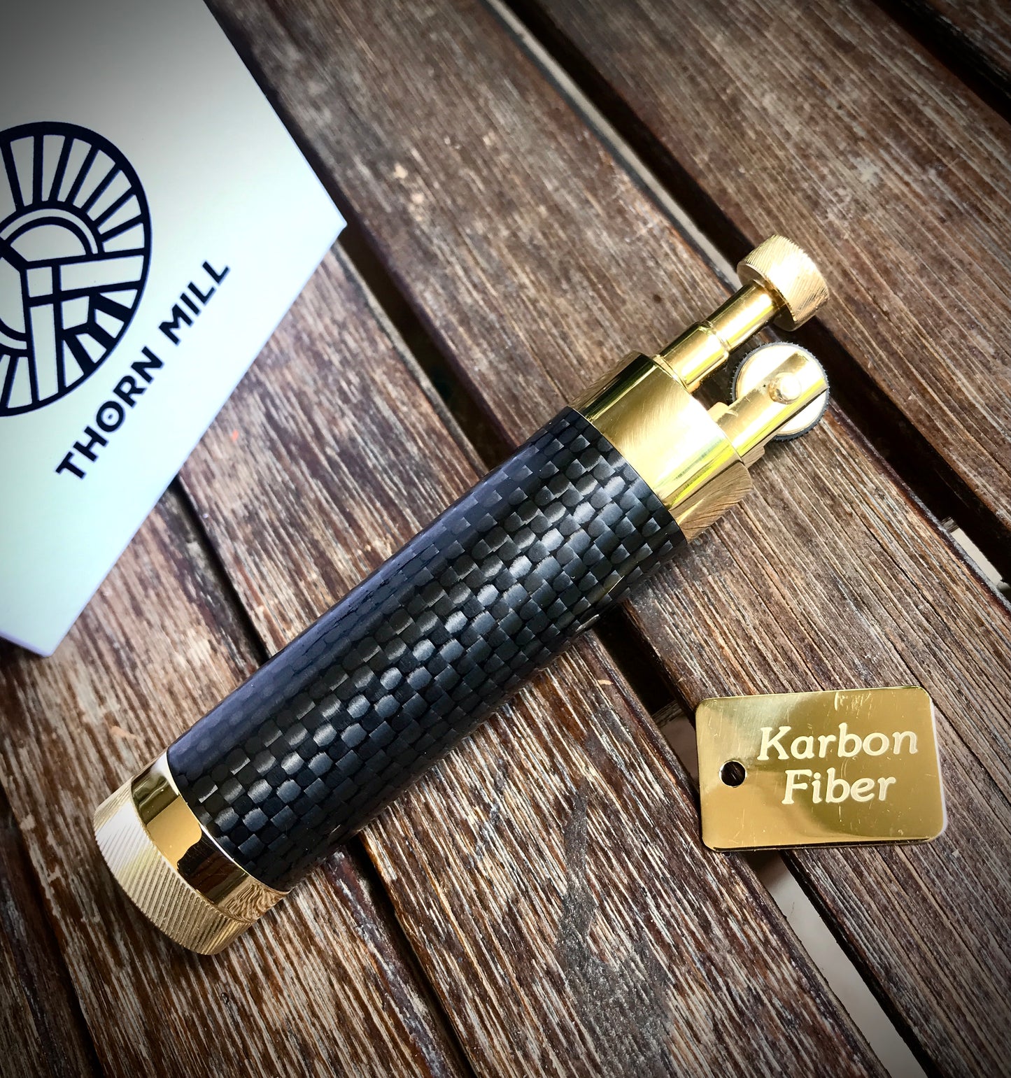 FEROX – Karbon Fiber ve Pirinç Benzinli Çakmak